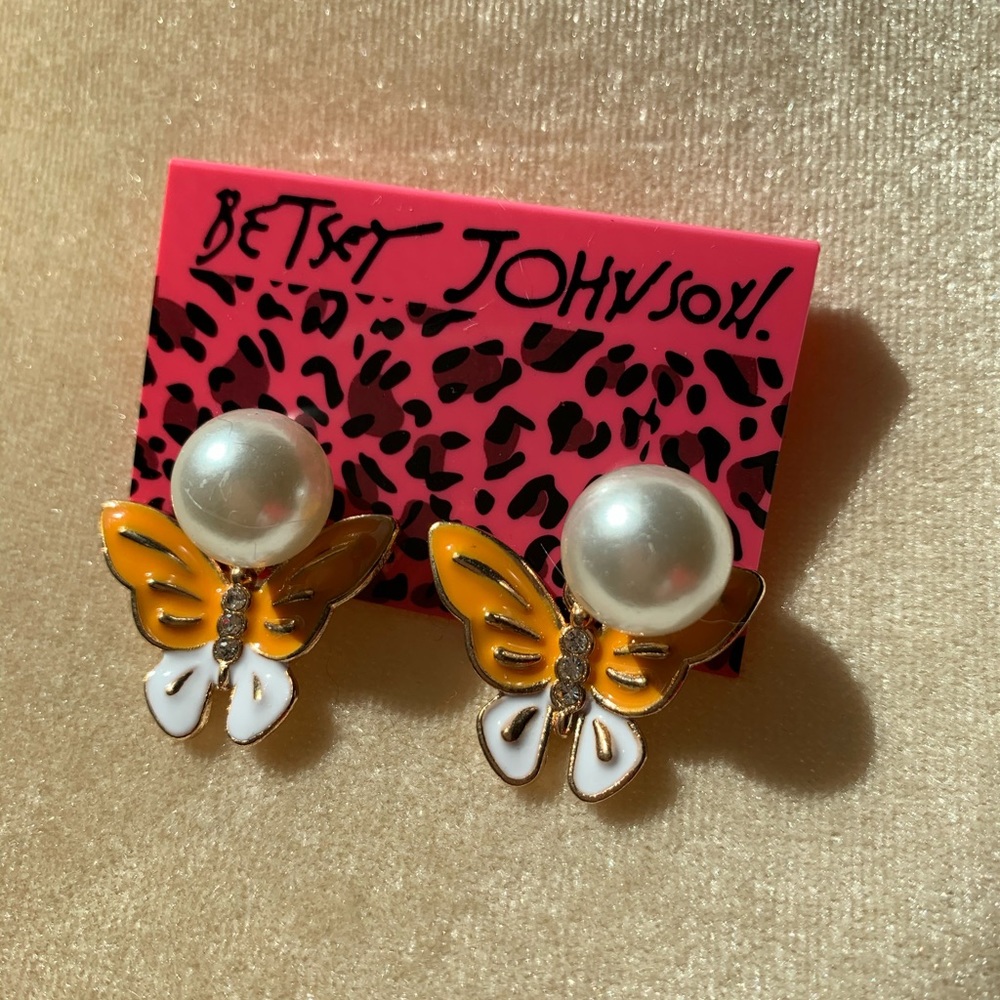 NEW Betsey Johnson. Butterfly Earring Yellow/white